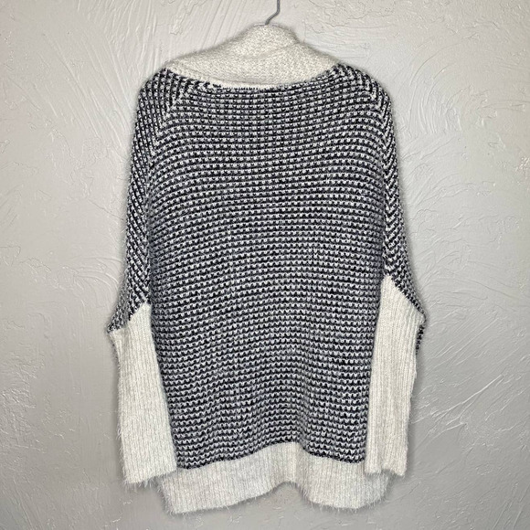 RD Style Cardigan Sweater Size Small - Picture 2 of 5